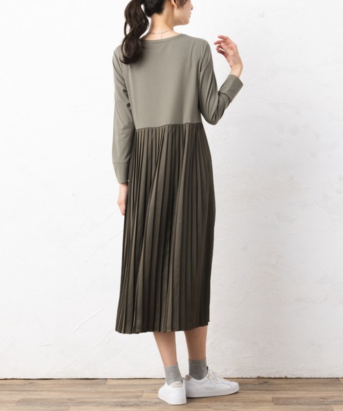 aunt lily(アントリリー)の「プリーツドッキングマルチワンピース(ワンピース・レディース・ライトグレー/カーキ・11号/13号/15号/9号)」の11枚目の写真