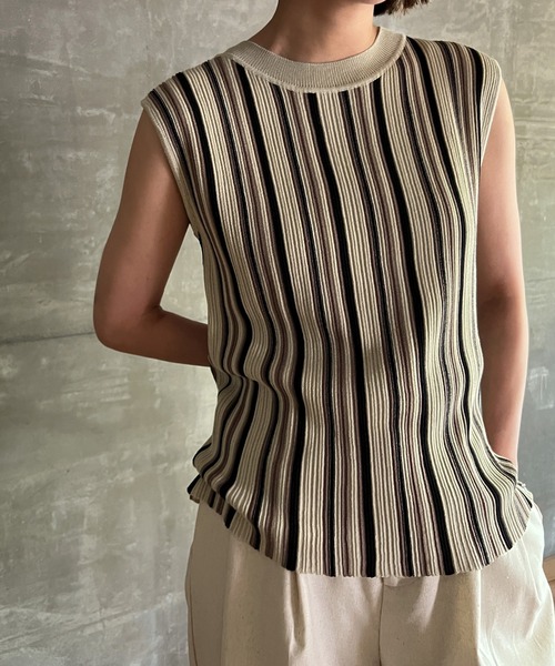 cona(コナ)の「【ZOZO限定】ランダムストライプニットノースリーブトップス(タンクトップ・レディース・ベージュ/ブラック・FREE)」の10枚目の写真