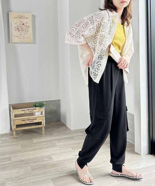 Java（ジャバ）の「《JaVaジャバ 別注》大人のラフスタイル。刺繍入り裾スリットカーゴジョガーパンツ（カーゴパンツ・レディース・カーキ/アイボリー/ブラック・SMALL/LARGE/X-LARGE/MEDIUM）」の11枚目の写真