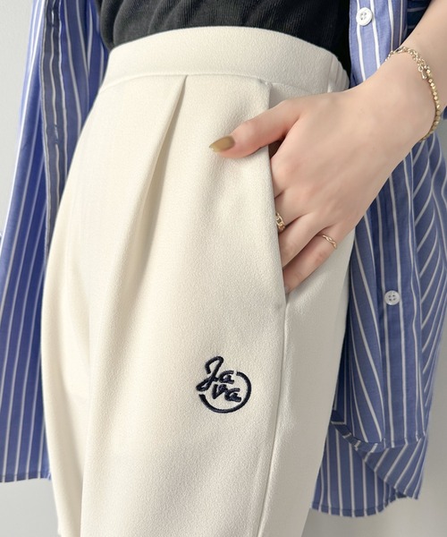 Java（ジャバ）の「《JaVaジャバ 別注》大人のラフスタイル。刺繍入り裾スリットカーゴジョガーパンツ（カーゴパンツ・レディース・カーキ/アイボリー/ブラック・SMALL/LARGE/X-LARGE/MEDIUM）」の12枚目の写真