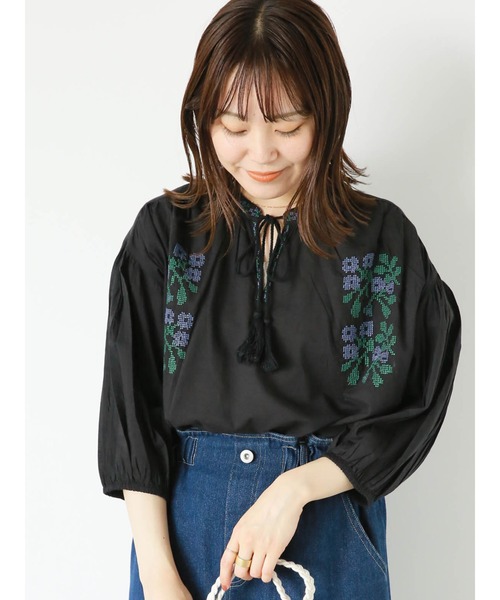 ehka sopo(エヘカソポ)の「インド刺繍チュニック(シャツ/ブラウス・レディース・ブラック/オフホワイト/グリーン・F)」の3枚目の写真