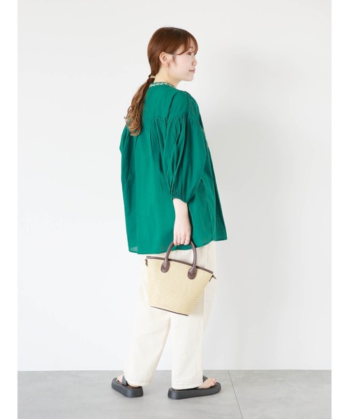 ehka sopo(エヘカソポ)の「インド刺繍チュニック(シャツ/ブラウス・レディース・ブラック/オフホワイト/グリーン・F)」の6枚目の写真