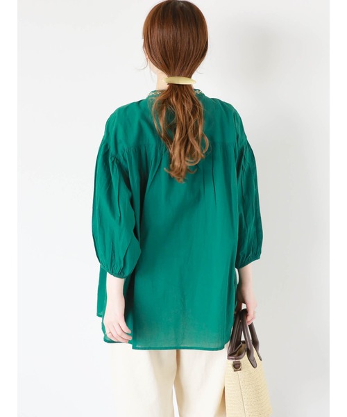 ehka sopo(エヘカソポ)の「インド刺繍チュニック(シャツ/ブラウス・レディース・ブラック/オフホワイト/グリーン・F)」の12枚目の写真