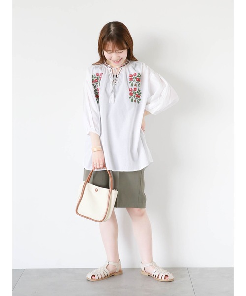 ehka sopo(エヘカソポ)の「インド刺繍チュニック(シャツ/ブラウス・レディース・ブラック/オフホワイト/グリーン・F)」の13枚目の写真