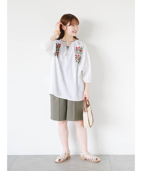 ehka sopo(エヘカソポ)の「インド刺繍チュニック(シャツ/ブラウス・レディース・ブラック/オフホワイト/グリーン・F)」の14枚目の写真