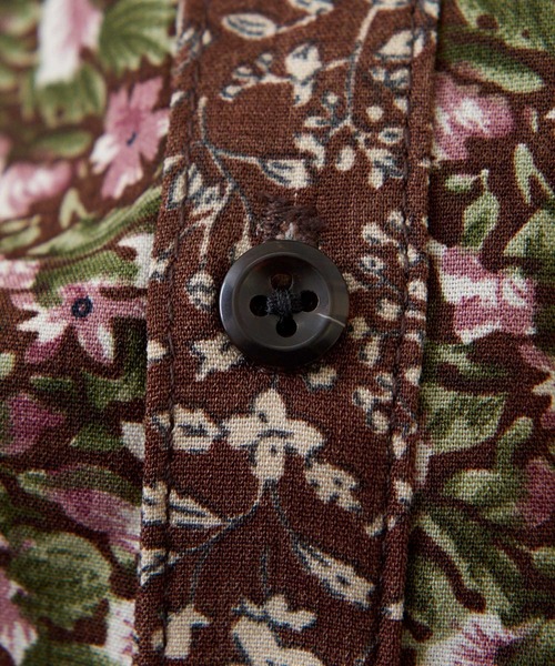 CUBE SUGAR(キューブシュガー)の「フラワープリントラグランスリーブギャザーシャツ(シャツ/ブラウス・レディース・ブラック/ブラウン/レッド・M)」の6枚目の写真