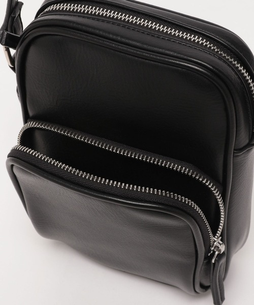 LAKOLE（ラコレ）の「ダブルZIPミニショルダーバッグ / 963994（ショルダーバッグ・メンズ・ネイビー/ブラック/グレイッシュベージュ・FREE）」の17枚目の写真
