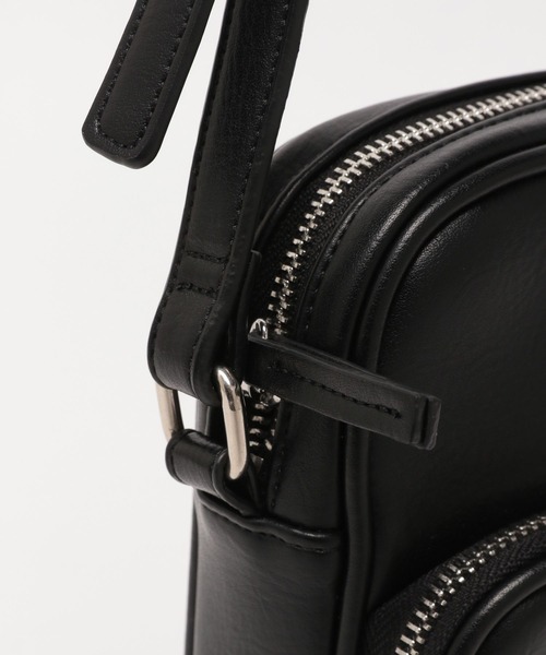 LAKOLE（ラコレ）の「ダブルZIPミニショルダーバッグ / 963994（ショルダーバッグ・メンズ・ネイビー/ブラック/グレイッシュベージュ・FREE）」の12枚目の写真