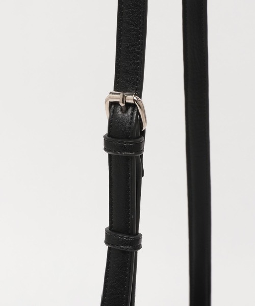 LAKOLE（ラコレ）の「ダブルZIPミニショルダーバッグ / 963994（ショルダーバッグ・メンズ・ネイビー/ブラック/グレイッシュベージュ・FREE）」の5枚目の写真