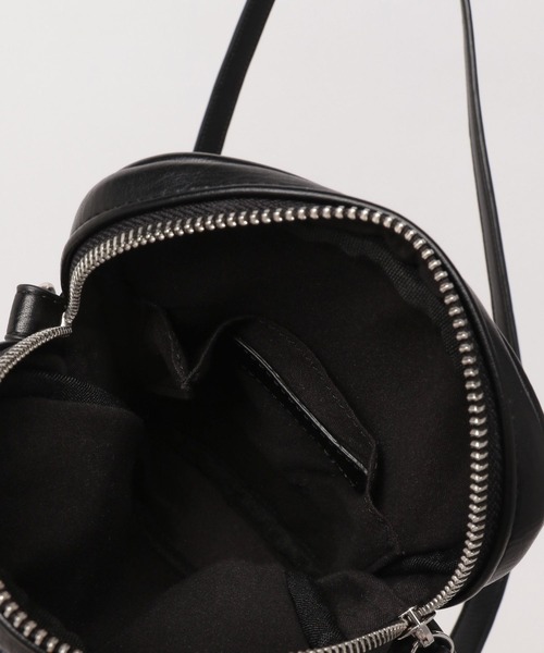 LAKOLE（ラコレ）の「ダブルZIPミニショルダーバッグ / 963994（ショルダーバッグ・メンズ・ネイビー/ブラック/グレイッシュベージュ・FREE）」の6枚目の写真