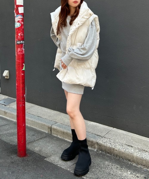 INGNI（イング）の「エコダウンベスト（ダウンベスト・レディース・オフホワイト/ブラック/チャコールグレー・M）」の11枚目の写真