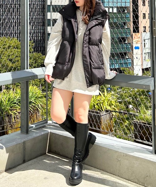 INGNI（イング）の「エコダウンベスト（ダウンベスト・レディース・オフホワイト/ブラック/チャコールグレー・M）」の14枚目の写真