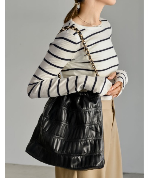 Re:EDIT(リエディ)の「ポーチ付きプリーツチェーンストラップバッグ(ハンドバッグ・レディース・ホワイト/ブラック/シルバー・FREE)」の16枚目の写真