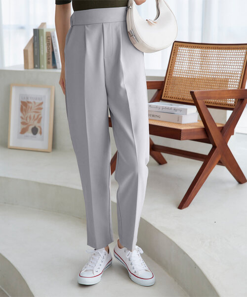 KOBE LETTUCE(コウベレタス)の「【everyday制服パンツ】センタープレスゆるテーパードパンツ(その他パンツ・レディース・ブラック/グリーン/ネイビー/ブルー系/ピンク/グレイッシュベージュ/ブラック系/ピンク系/グレー/ブルー/イエロー/ライトグレー・S/L/M/XL)」の4枚目の写真