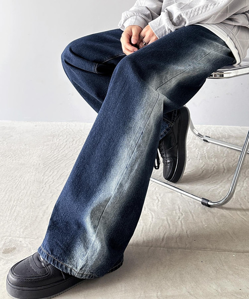 Java（ジャバ）の「《JaVaジャバコラボ》ゆるっと穿きこなす。サイドブリーチワイドルーズデニムパンツ（デニムパンツ・レディース・ブラック/ワンウォッシュ/ブルー・X-LARGE/SMALL/MEDIUM/LARGE）」の5枚目の写真