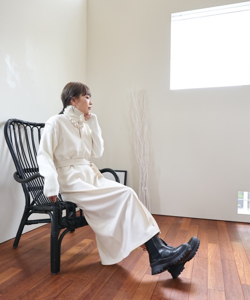 ULEULA(ウルア)の「深Vネックスリットワンピース/ベルト付き(ジャンパースカート・レディース・ブラック/アイボリー・FREE)」の14枚目の写真