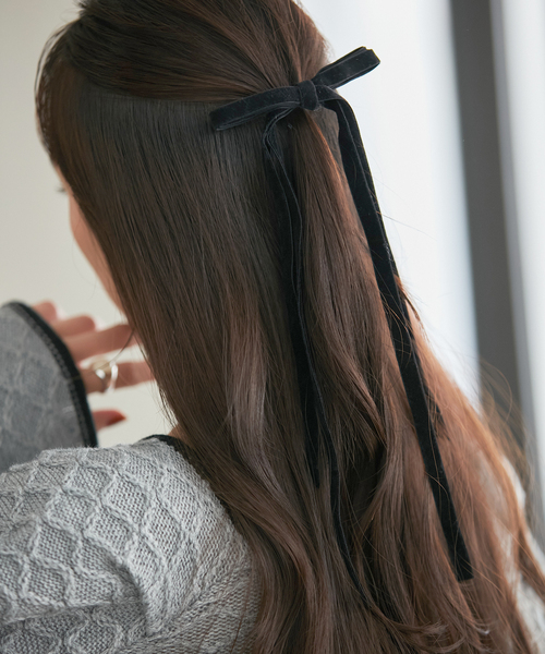 VIS(ビス)の「ベロアロングリボンヘアカフ(その他ヘアアクセサリー・レディース・ブラック・FREE)」の1枚目の写真