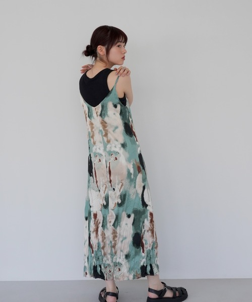 Uenui（ウニュイ）の「リンクル マーブル キャミソールワンピース シワ加工 キャミワンピ ロングワンピース（ワンピース・レディース・その他・FREE）」の3枚目の写真