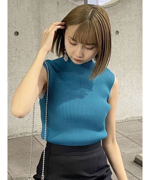 MURUA(ムルーア)の「ハイネックノースリーブニット(ニット/セーター・レディース・ホワイト/ブルー/オレンジ/ブラック・FREE)」の11枚目の写真