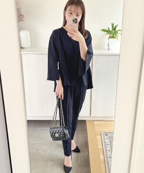 RIRIYANO（リリヤーノ）の「"ご機嫌"パールスリットセットアップ ─RIRIYANO─（スーツセット・レディース・ネイビー/ブラック/ベージュ×ブラック/グレイッシュベージュ・MEDIUM/LARGE/X-LARGE/XX-LARGE/SMALL）」の10枚目の写真