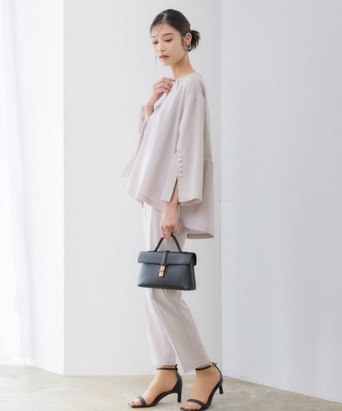 RIRIYANO（リリヤーノ）の「"ご機嫌"パールスリットセットアップ ─RIRIYANO─（スーツセット・レディース・ネイビー/ブラック/ベージュ×ブラック/グレイッシュベージュ・MEDIUM/LARGE/X-LARGE/XX-LARGE/SMALL）」の20枚目の写真