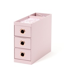 人気のFrancfranc(フランフラン)のFEMME(ファム)シリーズ 3段チェストです。鮮やかなピンクカラーが目を引くアンティーク調ドロワーはインテリアのアクセントにおススメのキャビネットです♪ 人気のFrancfranc(フランフラン)のFEMME(ファム)シリーズ 3段チェスト