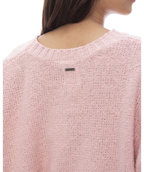 BILLABONG（ビラボン）の「【直営店限定】BILLABONG レディース SHADES セーター 【2024年春夏モデル】/ビラボンニット（ニット/セーター・レディース・ピンク・MEDIUM）」の4枚目の写真