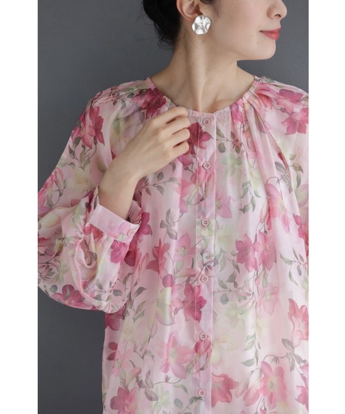 cawaii(カワイイ)の「愛らしいピンクの花が微笑むエアリーなシアーチュニック(チュニック・レディース・ピンク・FREE)」の12枚目の写真