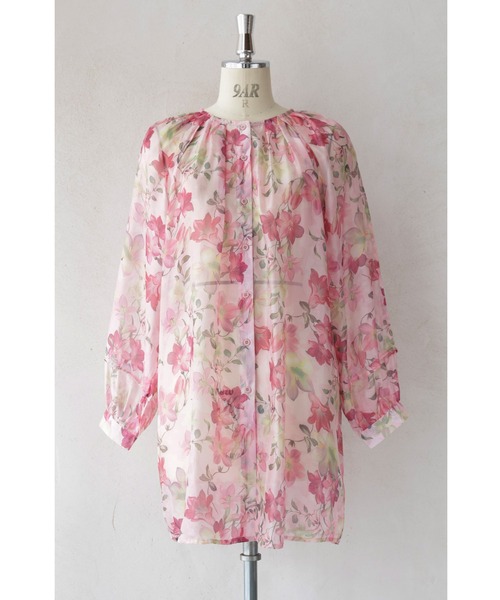 cawaii(カワイイ)の「愛らしいピンクの花が微笑むエアリーなシアーチュニック(チュニック・レディース・ピンク・FREE)」の3枚目の写真