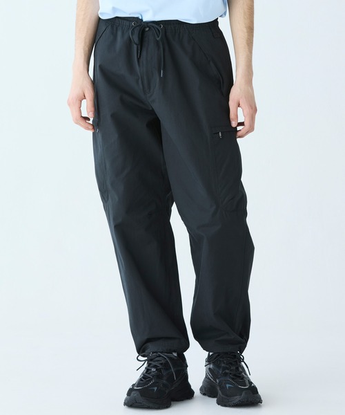 LACOSTE（ラコステ）の「ワイドテーパード ナイロンコットンツイル 裾ドローコード カーゴパンツ（カーゴパンツ・メンズ・チャコールグレー/モスグリーン/ベージュ/ブラック・38/46/42）」の2枚目の写真