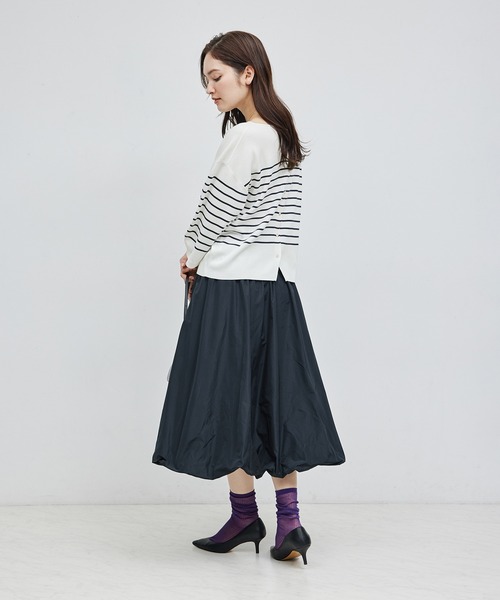 ROPE'（ロペ）の「綿アセテート総針後ろボタンニット（ニット/セーター・レディース・ネイビー/ホワイト系その他/ベージュ系その他・FREE）」の7枚目の写真