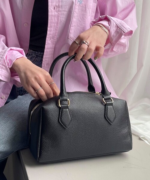 fredy emue（フレディエミュ）の「テープショルダーレザーボストンバッグ（ボストンバッグ・レディース・ベージュ/ブラック・FREE）」の9枚目の写真