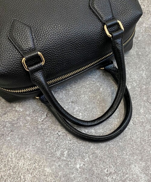 fredy emue（フレディエミュ）の「テープショルダーレザーボストンバッグ（ボストンバッグ・レディース・ベージュ/ブラック・FREE）」の16枚目の写真