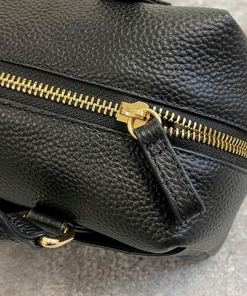 fredy emue（フレディエミュ）の「テープショルダーレザーボストンバッグ（ボストンバッグ・レディース・ベージュ/ブラック・FREE）」の17枚目の写真