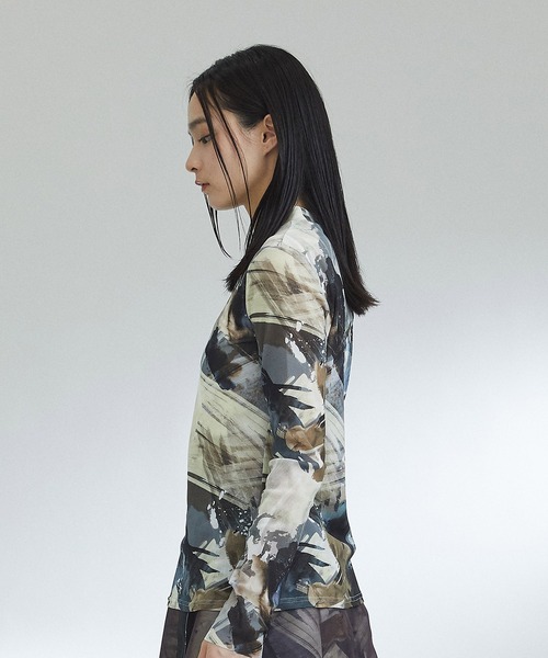 UNITED TOKYO(ユナイテッドトウキョウ)の「ルミネイトチュールカットソー|セットアップ可/ウォッシャブル(Tシャツ/カットソー・レディース・グレー/イエロー・FREE)」の11枚目の写真