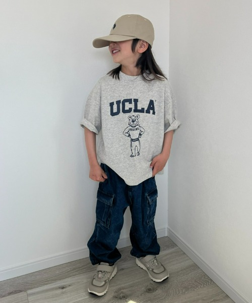 UCLA（ユーシーエルエー）の「【KIDS】【UCLA】TYPY別注プリントTee（Tシャツ/カットソー・キッズ・アイボリー/チャコールグレー/ネイビー・MEDIUM/SMALL/XX-LARGE/X-LARGE/LARGE）」の2枚目の写真