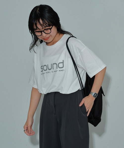 COLONY 2139(コロニートゥーワンスリーナイン)の「SOUNDロゴTシャツ(Tシャツ/カットソー・レディース・ホワイト系その他/オフホワイト/ネイビー・FREE)」の21枚目の写真