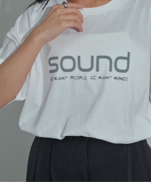 COLONY 2139(コロニートゥーワンスリーナイン)の「SOUNDロゴTシャツ(Tシャツ/カットソー・レディース・ホワイト系その他/オフホワイト/ネイビー・FREE)」の22枚目の写真