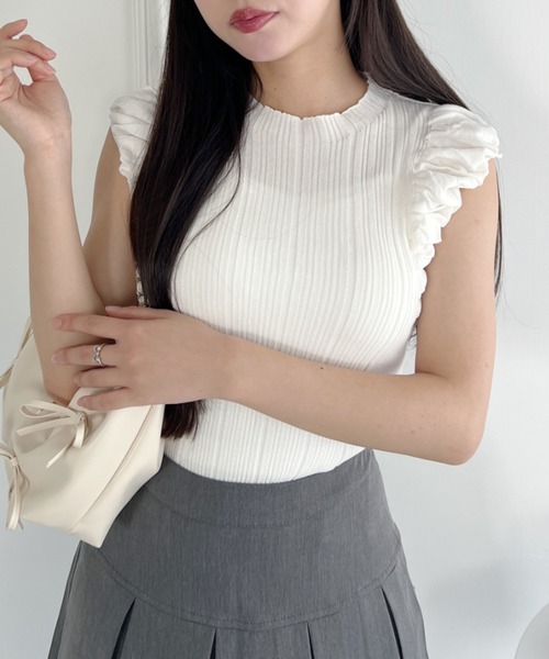 Loueme(ルエム)の「ボリュームノースリーブトップス(Tシャツ/カットソー・レディース・アイボリー/ピンク/ホワイト/ライラック/ブラック・FREE)」の2枚目の写真