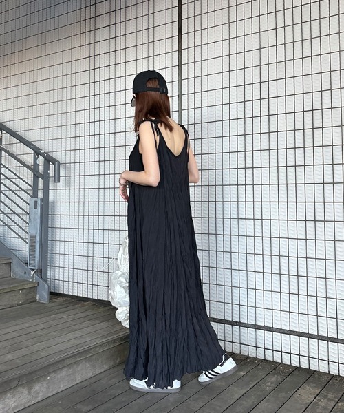 ISOOK（アイスー）の「【ISOOK / アイスー】ワッシャーフレアキャミワンピ / レイヤードワンピ キャミソールワンピース 低身長 ZOZOTOWN限定（ワンピース・レディース・ブラック/ホワイト・FREE）」の6枚目の写真