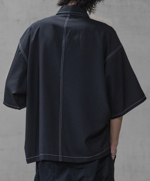 JOHN'S CLOSET（ジョンズクローゼット）の「【i】ステッチング ルーズサイズ 半袖シャツ（シャツ/ブラウス・メンズ・カーキ/ブラック/チャコールグレー・MEDIUM/LARGE/X-LARGE）」の6枚目の写真