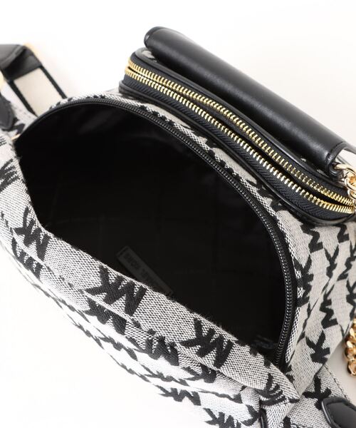 MICHAEL KORS ボディバッグ・ウエストポーチ/カメラバッグ MICHAEL KORS（マイケルコース）の「MAISIE 2 IN 1 カメラ
