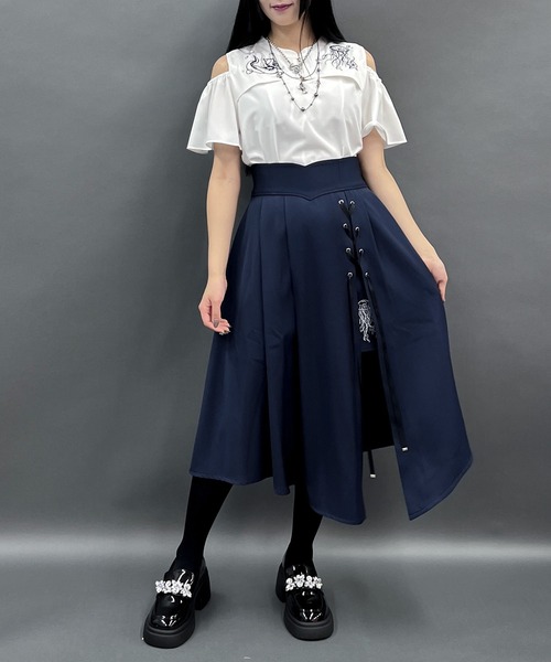 axes femme POETIQUE（アクシーズファムポエティック）の「ダークマリン刺繍肩あきブラウス（シャツ/ブラウス・レディース・ホワイト/ブルーグリーン/ブラック・MEDIUM）」の10枚目の写真