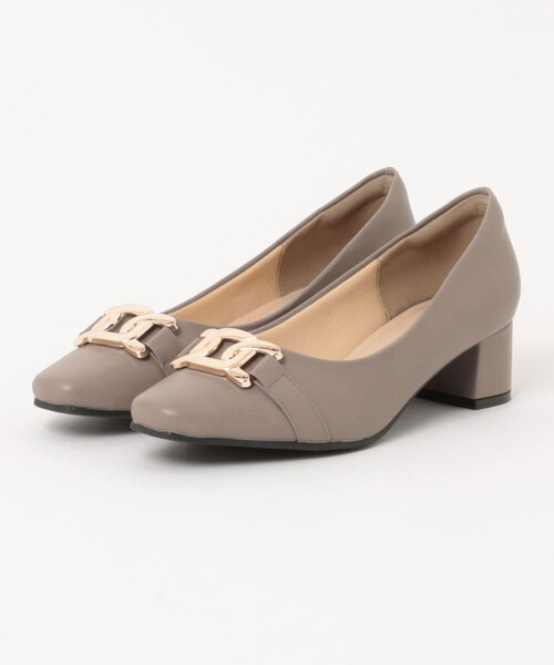 ALETTA（アレッタ）の「ALETTA-ｱﾚｯﾀ- 究極のプレーンパンプス スクエアトゥ4.5cmチャンキーヒール- チェーンデザインver（パンプス・レディース・アイボリー/ブラック/グレイッシュベージュ/トップグレー・24.5cm/24.0cm/23.0cm/23.5cm/22.5cm/25.0cm）」の3枚目の写真