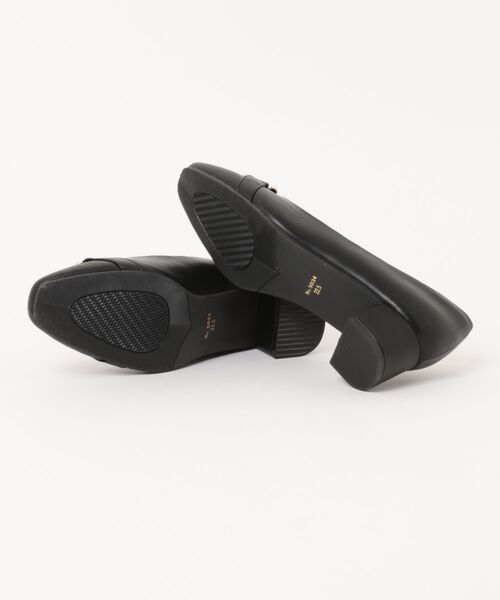 ALETTA(アレッタ)の「ALETTA-アレッタ- 究極のプレーンパンプス スクエアトゥ4.5cmチャンキーヒール- チェーンデザインver(パンプス・レディース・アイボリー/ブラック/グレイッシュベージュ/トップグレー・24.5cm/24.0cm/23.0cm/23.5cm/22.5cm/25.0cm)」の6枚目の写真