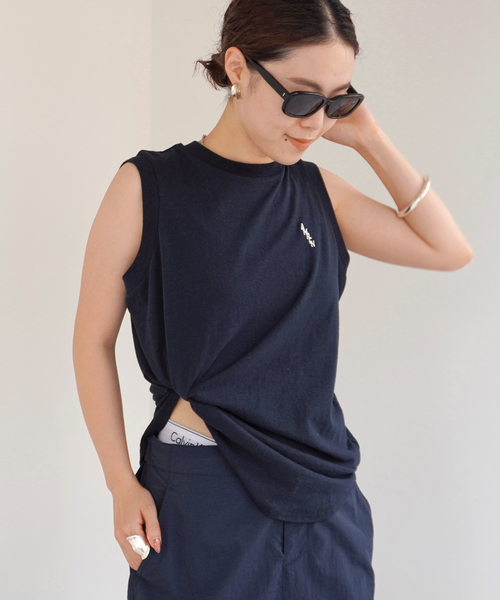 AMERICANA(アメリカーナ)の「【AMERICANA/アメリカーナ】別注 ワンポイント刺繍タンクトップ(Tシャツ/カットソー・レディース・ネイビー・FREE)」の1枚目の写真