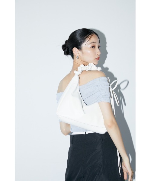 DRWCYS（ドロシーズ）の「ギャザーハンドルバック（ハンドバッグ・レディース・ホワイト/ブラック・FREE）」の12枚目の写真