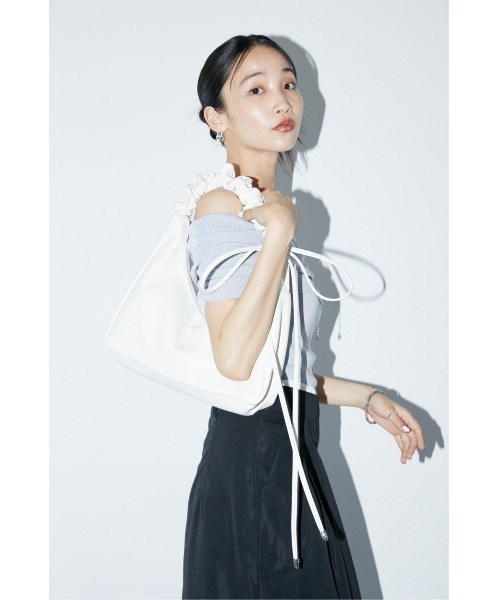 DRWCYS（ドロシーズ）の「ギャザーハンドルバック（ハンドバッグ・レディース・ホワイト/ブラック・FREE）」の13枚目の写真