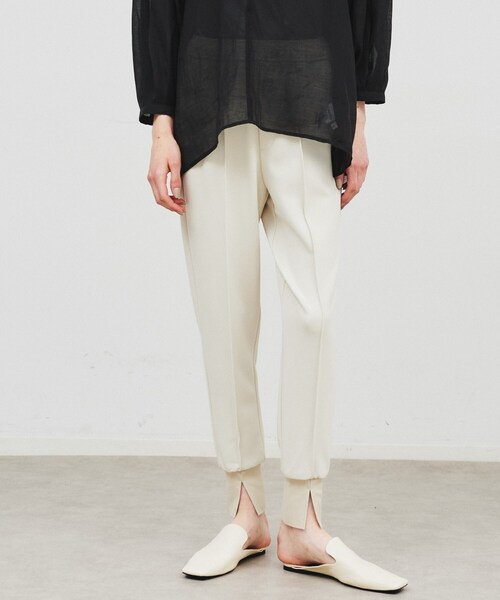 cloenc(クロエンス)の「◆【手洗い可】カットジョーゼットジョガーパンツ(その他パンツ・レディース・ブルー系その他/ブラック/ナチュラル/ブラウン系・01/02/03)」の4枚目の写真