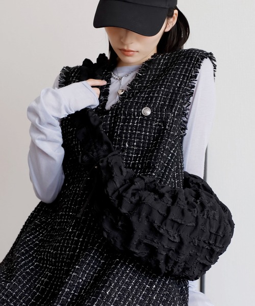 VIS（ビス）の「シャーリングドロストショルダーバッグ（ショルダーバッグ・レディース・キナリ/ブラック・FREE）」の6枚目の写真